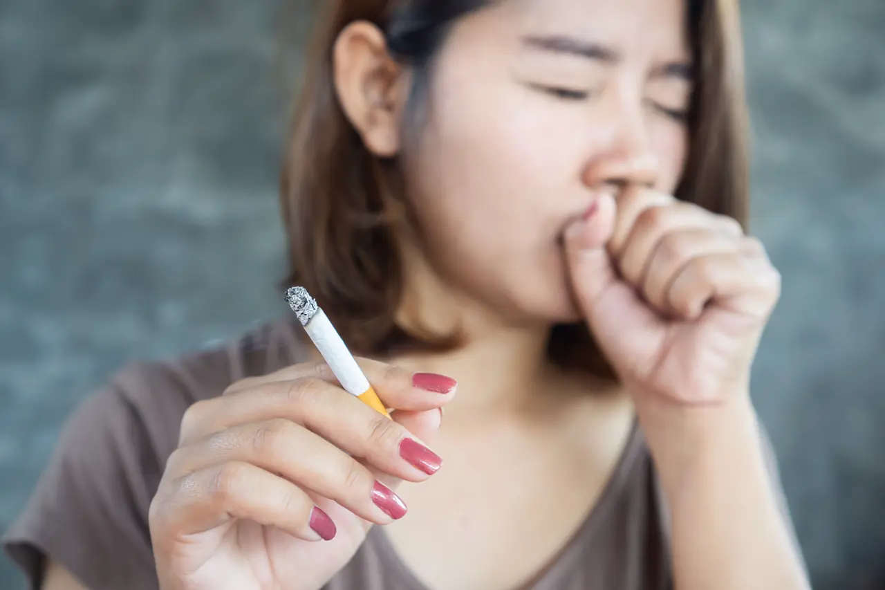 Huiles Essentielles contre la toux du fumeur