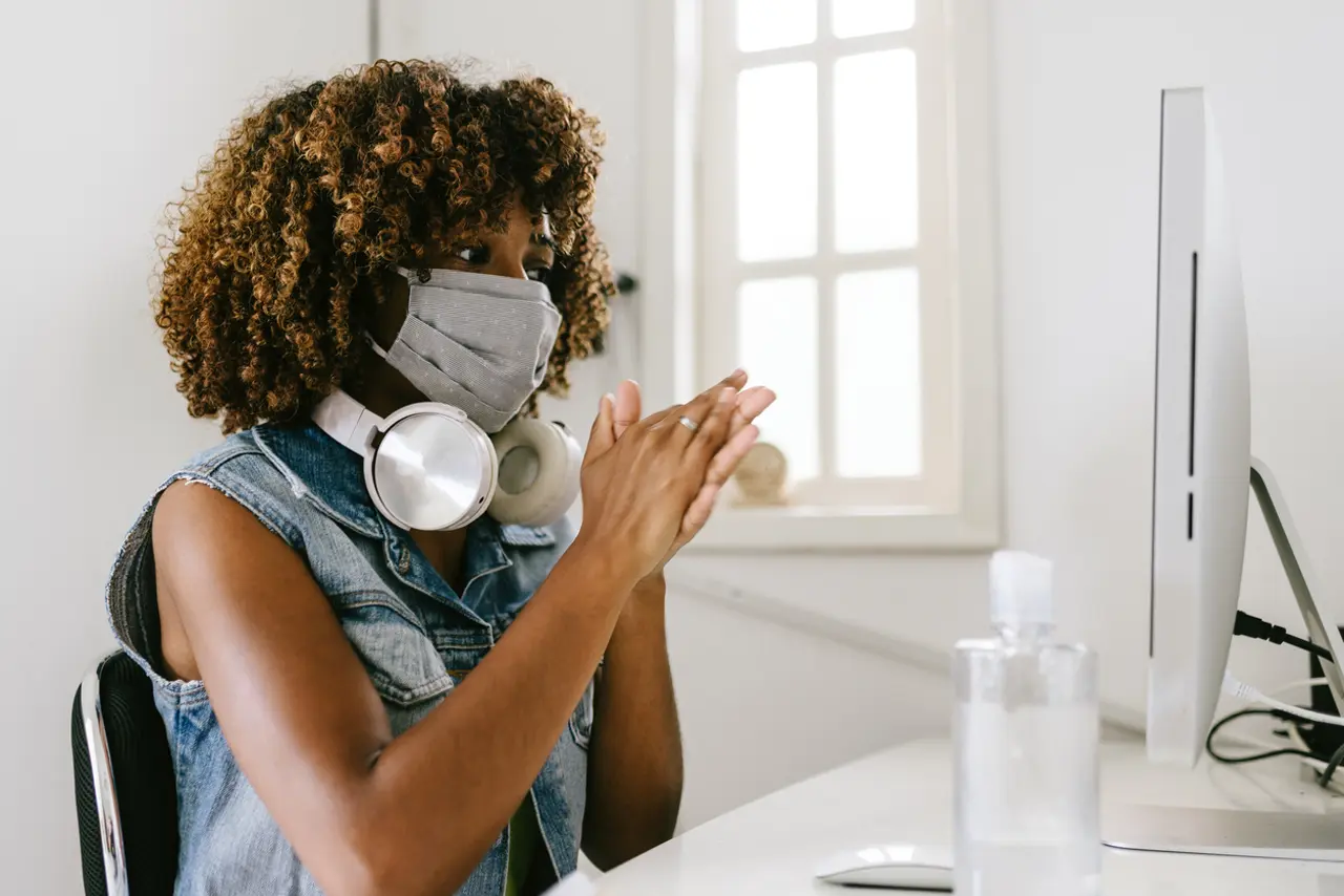 Gel antibactérien pour les mains sensibles aux huiles essentielles