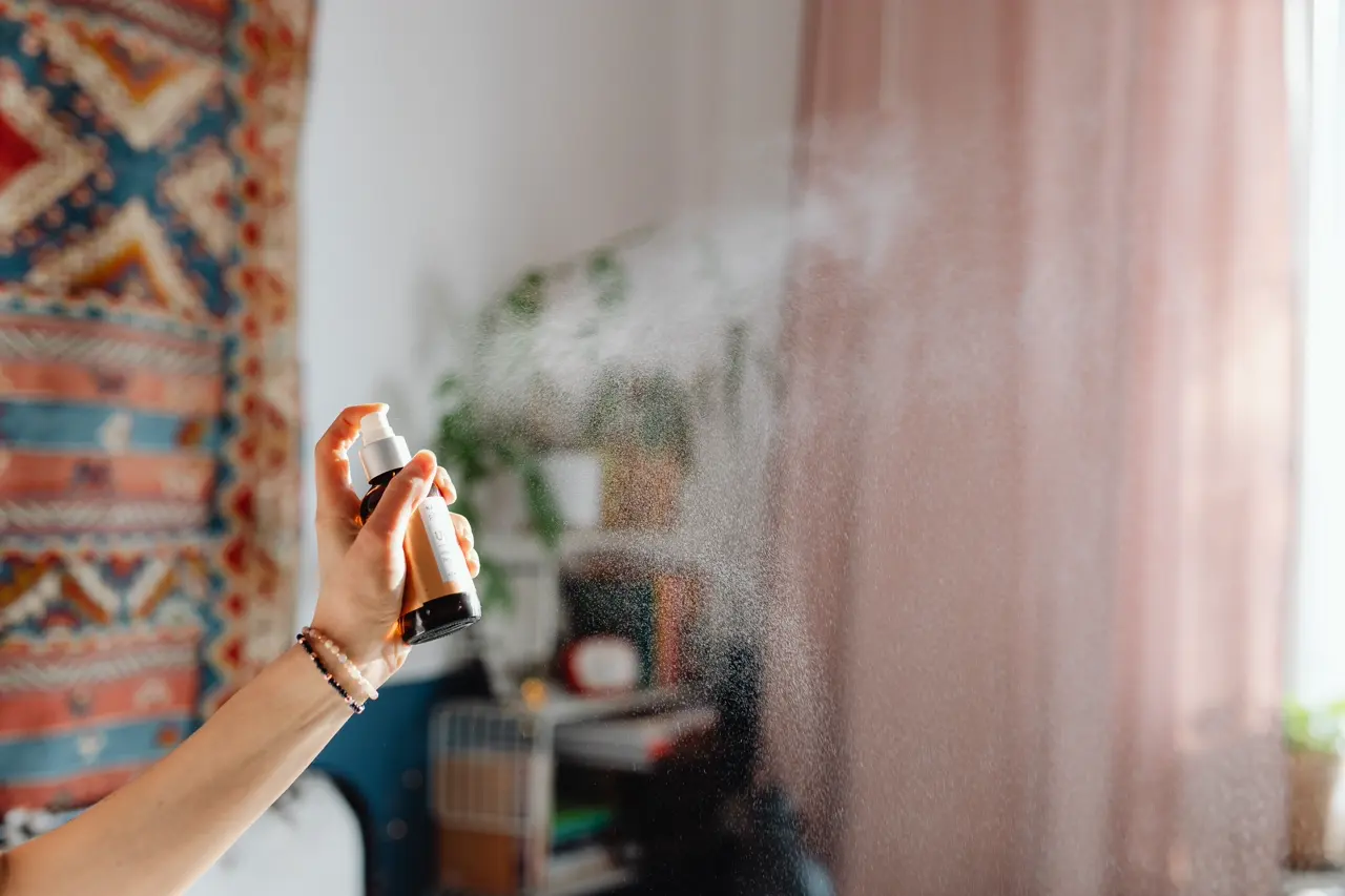 Spray aérien assainissant aux huiles essentielles