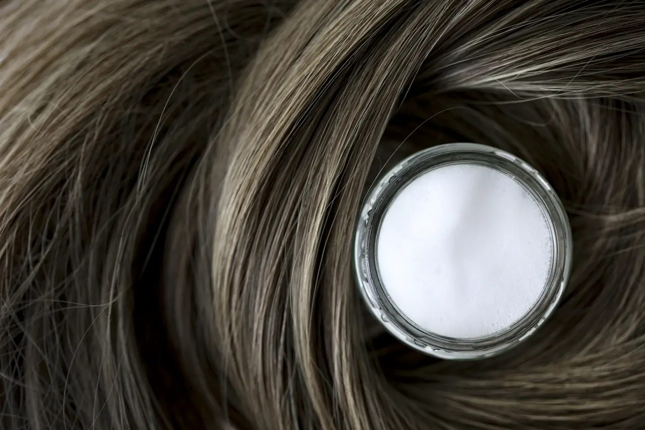 Recette de cire coiffante pour les cheveux avec des huiles essentielles