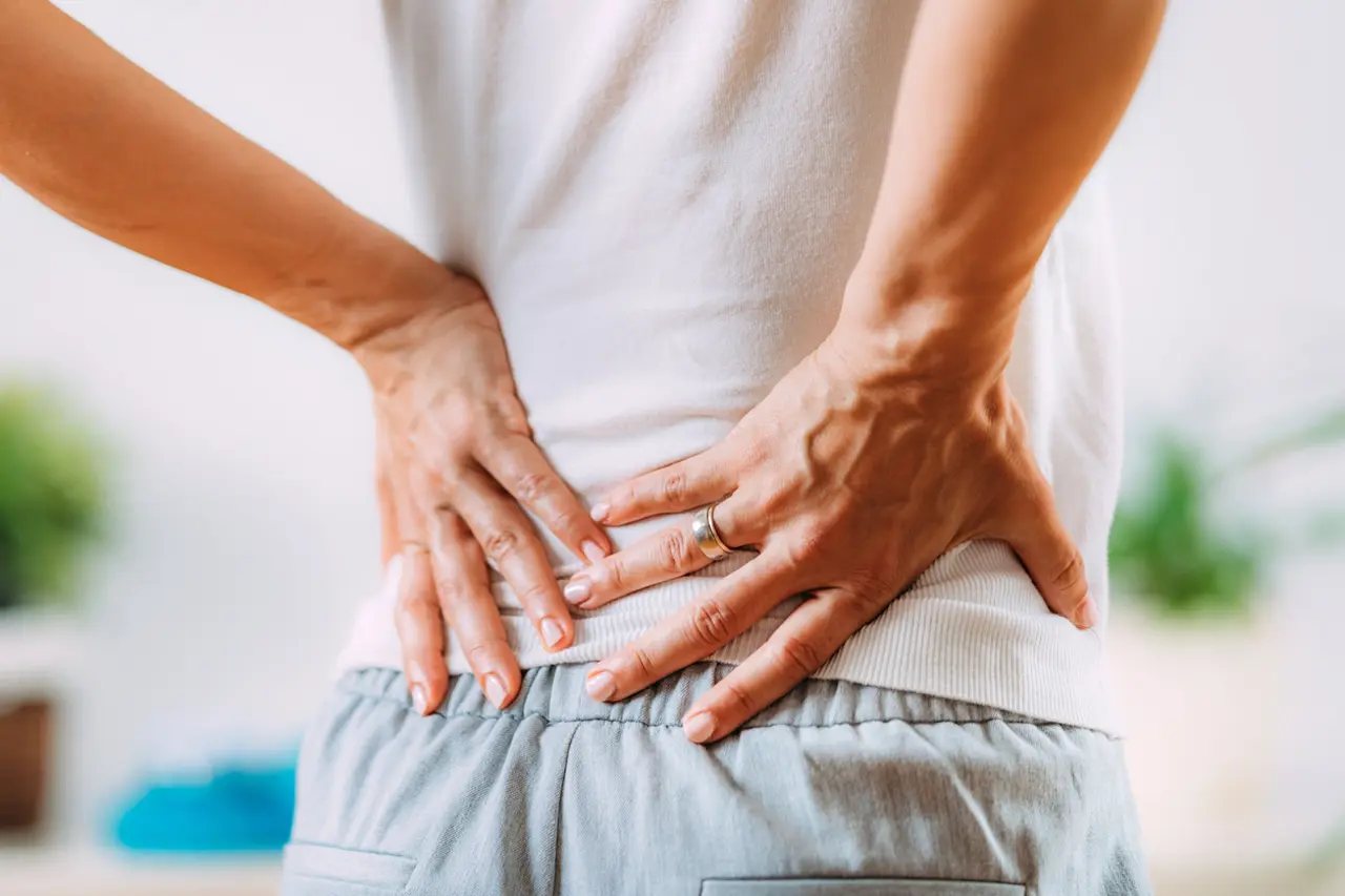 Apaiser une sciatique ou une névralgie avec des huiles essentielles